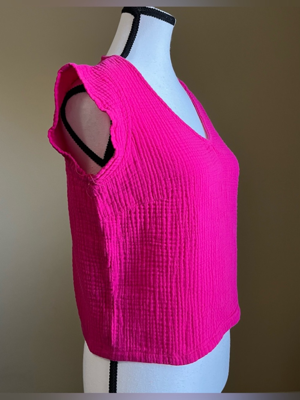 Three Dots - Crinkled Double Gauze V-Neck Top - XS